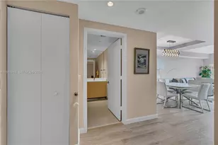 55 SW 9th St, Miami, FL 33130 - Photo 36