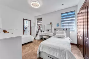 18091 NW 87th Ct, Hialeah, FL 33018 - Photo 24