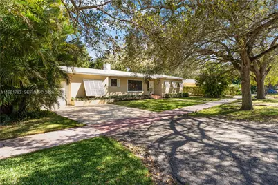 6901 Altamira St, Coral Gables, FL 33146 - Photo 2