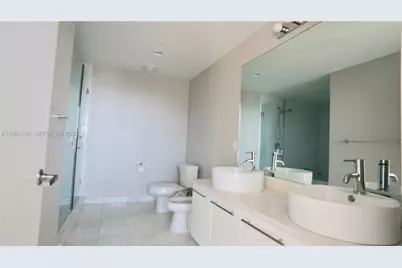 888 Biscayne Blvd #1603, Miami, FL 33132 - Photo 8