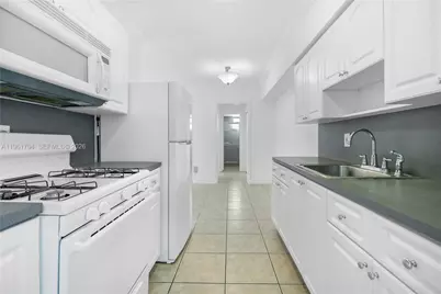 315 69th St #112, Miami Beach, FL 33141 - Photo 8