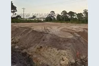 946 Columbus Blvd, Lehigh Acres, FL 33974 - Photo 2