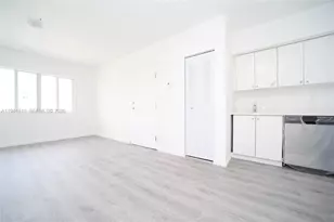 810 7th St, Miami Beach, FL 33139 - Photo 4