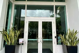 275 NE 18th St, Miami, FL 33132 - Photo 36