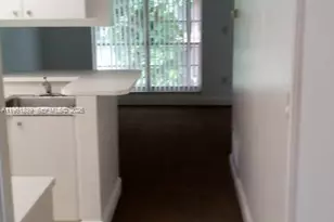 10748 N Kendall Dr, Miami, FL 33176 - Photo 1