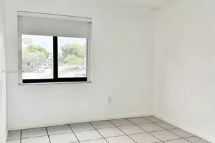 10237 NW 9th St Cir, Miami, FL 33172 - Photo 18