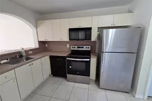 1251 SE 29th St, Homestead, FL 33035 - Photo 4