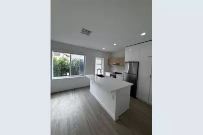 2855 Royal Palm Ave #2, Miami Beach, FL 33140 - Photo 2
