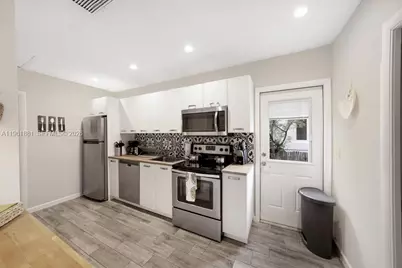 970 SW 9th St #970, Miami, FL 33130 - Photo 6