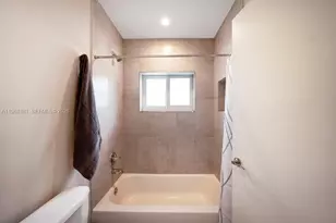 970 SW 9th St, Miami, FL 33130 - Photo 14