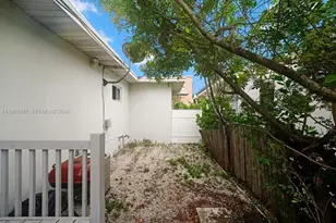 970 SW 9th St, Miami, FL 33130 - Photo 16