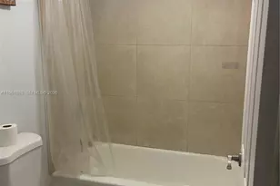 665 NE 195th St, Miami, FL 33179 - Photo 20