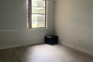 665 NE 195th St, Miami, FL 33179 - Photo 16