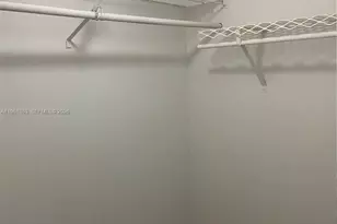 665 NE 195th St, Miami, FL 33179 - Photo 18