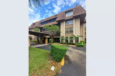 665 NE 195th St #119, Miami, FL 33179 - Photo 1