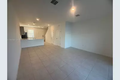 2025 Viewfinder #2025, Kissimmee, FL 34758 - Photo 8