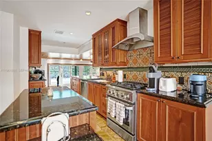 1247 NE 101st St, Miami Shores, FL 33138 - Photo 14