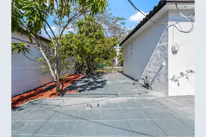 2500 SW 23rd Ter, Miami, FL 33145 - Photo 26