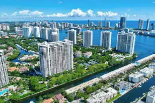 2000 Island Blvd, Aventura, FL 33160 - Photo 40