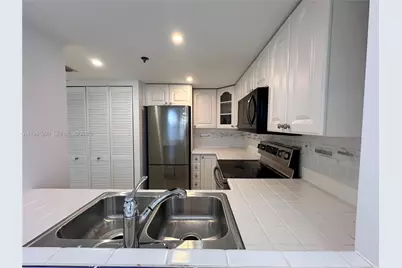 540 Brickell Key Dr #302, Miami, FL 33131 - Photo 4