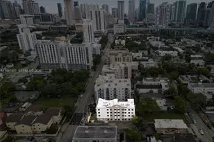650 SW 1st St, Miami, FL 33130 - Photo 14