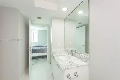 55 SE 6 St #1207, Miami, FL 33131 - Photo 28