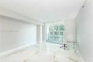 55 SE 6th St, Miami, FL 33131 - Photo 6