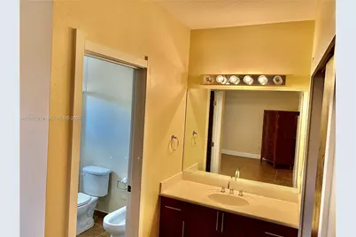 11115 W Okeechobee Rd #109, Hialeah Gardens, FL 33018 - Photo 18
