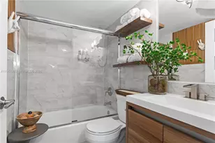 770 Claughton Island Dr, Miami, FL 33131 - Photo 10