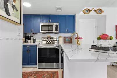 770 Claughton Island Dr #1705, Miami, FL 33131 - Photo 2