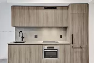 121 NE 5th St, Miami, FL 33132 - Photo 2