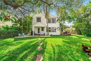 813 NE 81st St, Miami, FL 33138 - Photo 4