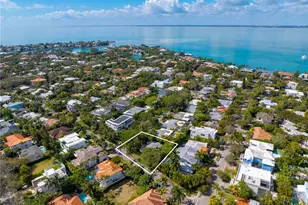301 Redwood Ln, Key Biscayne, FL 33149 - Photo 2