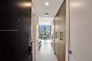 121 NE 5th St, Miami, FL 33132 - Photo 2