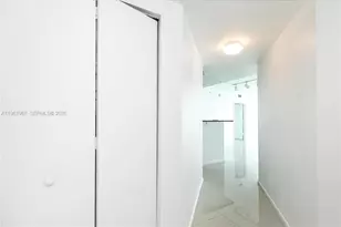 325 S Biscayne Blvd, Miami, FL 33131 - Photo 6