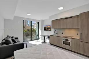 121 NE 5th St, Miami, FL 33132 - Photo 10