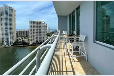 335 S Biscayne Blvd #2212, Miami, FL 33131 - Photo 2