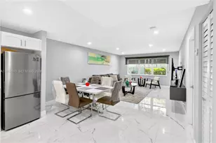 410 SE 2nd St, Hallandale Beach, FL 33009 - Photo 4