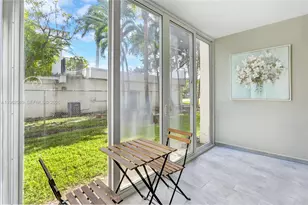 410 SE 2nd St, Hallandale Beach, FL 33009 - Photo 12