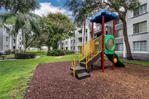 11133 SW 8th St, Pembroke Pines, FL 33025 - Photo 20