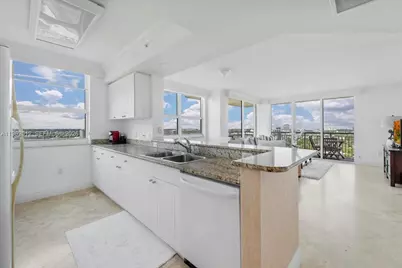 19501 W Country Club Dr #2513, Aventura, FL 33180 - Photo 10