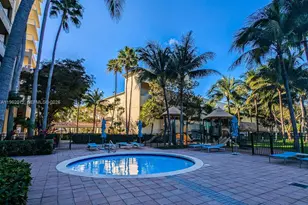 19501 W Country Club Dr, Aventura, FL 33180 - Photo 16