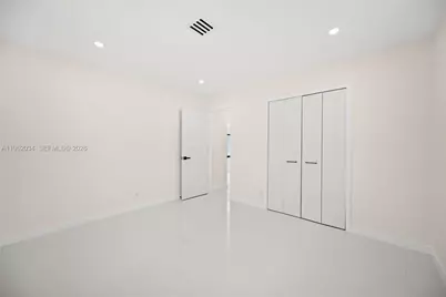 21 SE 7th St, Pompano Beach, FL 33060 - Photo 22