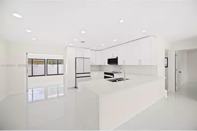 21 SE 7th St, Pompano Beach, FL 33060 - Photo 12