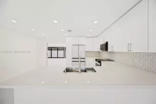 21 SE 7th St, Pompano Beach, FL 33060 - Photo 8