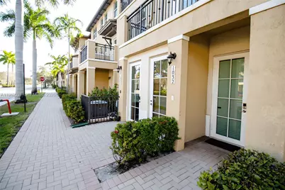 1032 SW 147th Ave #10101, Pembroke Pines, FL 33027 - Photo 2