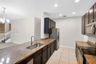 1032 SW 147th Ave, Pembroke Pines, FL 33027 - Photo 8