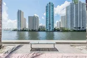 325 S Biscayne Blvd, Miami, FL 33131 - Photo 22