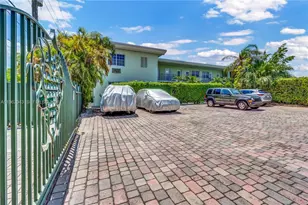 8550 Byron Ave, Miami Beach, FL 33141 - Photo 24