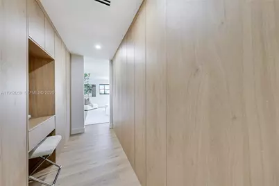 7811 Carlyle Ave, Miami Beach, FL 33141 - Photo 12